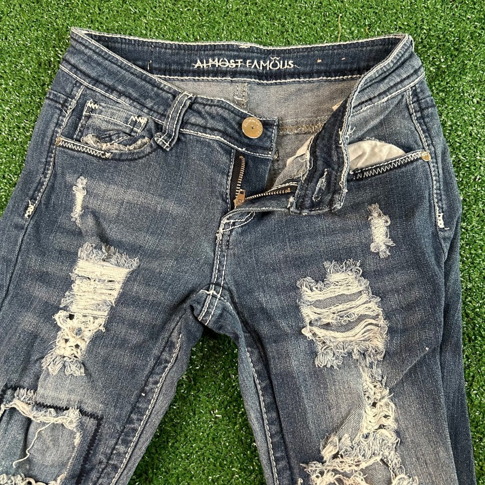 Almost Famous Distressed Skinny Jeans Ripped‎ Patched Denim Blue Women's Size 3